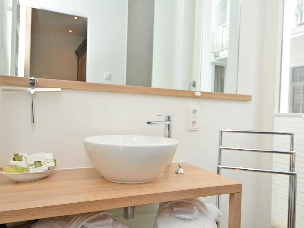 Villa "Johanna" Sellin - Wg13 Mit Kamin Und Zwei Balkonen Экстерьер фото